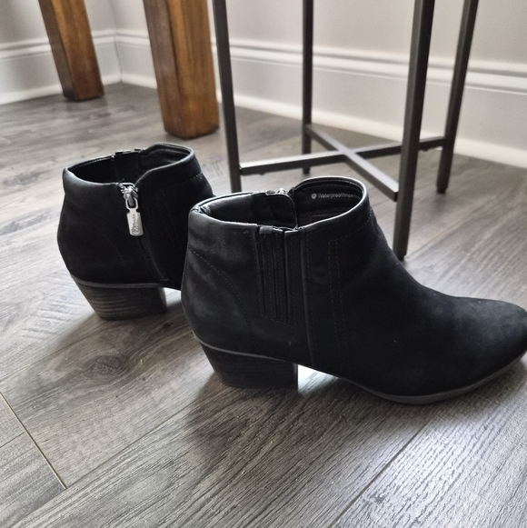 ​Blondo Black Waterproof Suede Ankle Boots Booties Women's Size 8M EUC - Picture 6 of 7